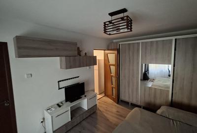 Garsonieră decomandată în Central