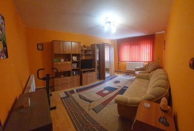 Apartament cu 2 camere decomandat în Central - 1