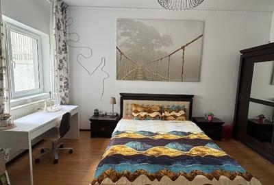 Apartament cu 3 camere semidecomandat, mobilat în Decebal - 1