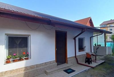 Casă cu 4 camere în Noua