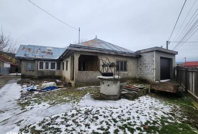 Casă cu 4 camere în Faraoani - 2
