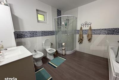 Casă cu 4 camere cu Teren 800 Mp în Central - 2