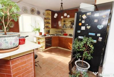 Apartament cu 4 camere decomandat în Titulescu