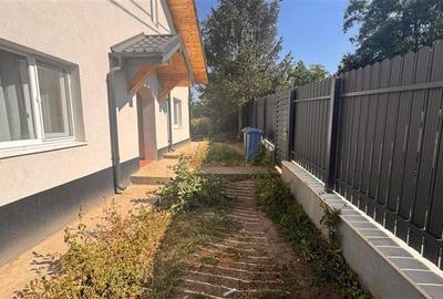 Casă individuală cu 2 camere cu Canalizare în Dorobanț - 11
