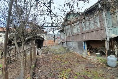 Casă cu 2 camere cu Teren 400 Mp în Central - 10