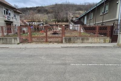 Teren de 1097 mp, în Central