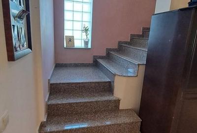 Casă cu 4 camere cu Teren 800 Mp în Central