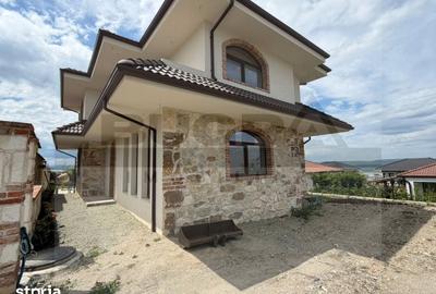 Casă cu 4 camere cu Teren 450 Mp în Apahida