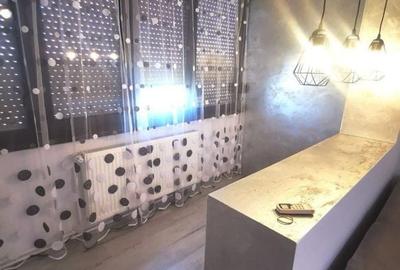 Apartament cu 2 camere decomandat în Micro 21
