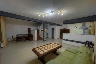 Casă cu 3 camere în Cetate - 2