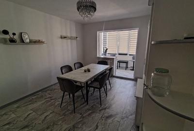 Apartament cu 4 camere decomandat în Central - 2