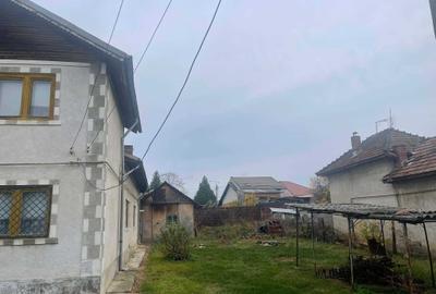 Casă cu 4 camere cu Teren 625 Mp în Central