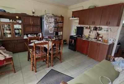 Casă cu 3 camere cu Teren 1500 Mp în Central