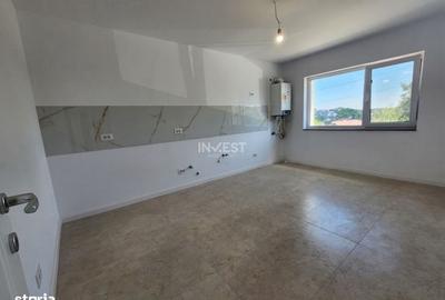 Casă cu 4 camere în Valea Adâncă