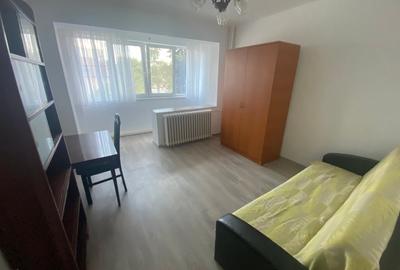 Apartament cu 3 camere decomandat, mobilat în Complex Studențesc - 2