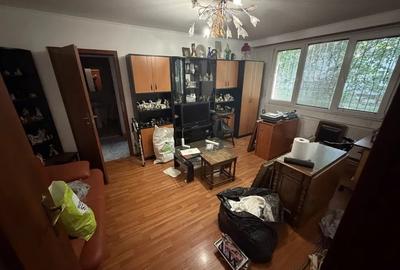 Apartament cu 3 camere semidecomandat în Drumul Taberei