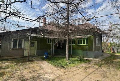 Casă cu 4 camere în Central - 1