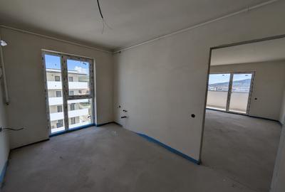 Apartament cu 3 camere semidecomandat în Florești - 3
