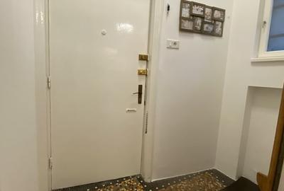 Apartament cu 3 camere semidecomandat, mobilat în Gara de Nord