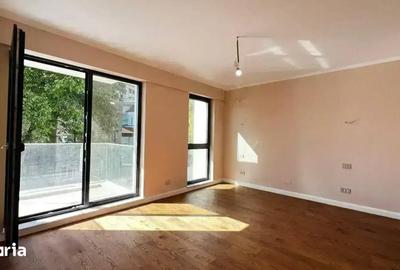 Apartament cu 4 camere în Centrul Civic