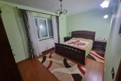 Duplex cu 3 camere cu Canalizare în Nicolina - 4