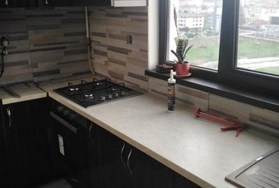Apartament cu 3 camere semidecomandat în Exterior Vest - 1