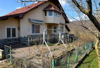 Casă cu 4 camere în Exterior Vest - 3