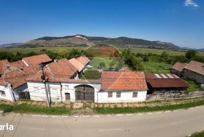 Casă cu 4 camere cu Teren 1169 Mp în Șeica Mică