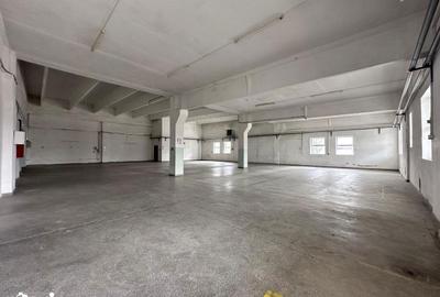 Spațiu comercial, de 1,500 mp, în Central - 3