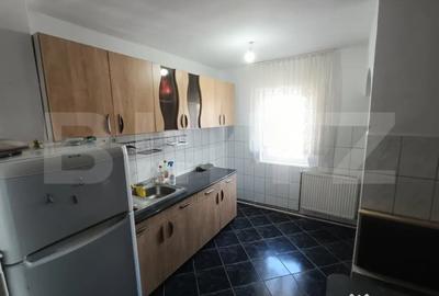Apartament cu 3 camere decomandat în Micro 16