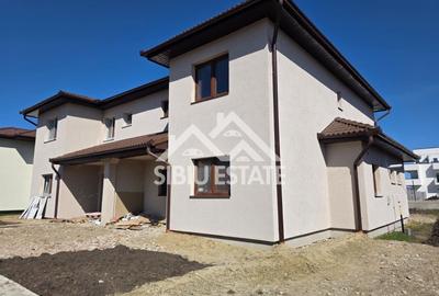 Duplex cu 5 camere cu Canalizare în Șura Mică - 1