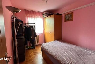 Apartament cu 3 camere în Dumbrăvița