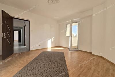Apartament cu 4 camere decomandat în Port - 4