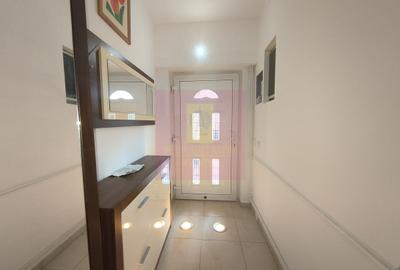Casă cu 7 camere cu Teren 790 Mp în Central