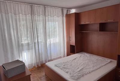 Apartament cu 3 camere decomandat în Soarelui - 2