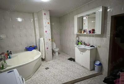 Casă cu 4 camere cu Teren 225 Mp în Splaiul Unirii - 6
