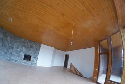Casă cu 5 camere cu Teren 1585 Mp în Central - 7