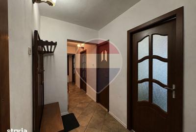 Apartament cu 3 camere în Valea Cetății