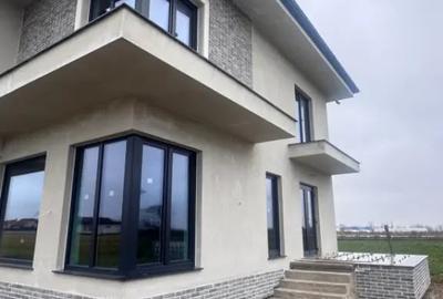 Casă cu 5 camere cu Teren 500 Mp în Central