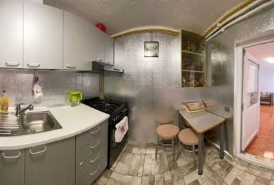 Casă cu 6 camere cu Teren 250 Mp în Central