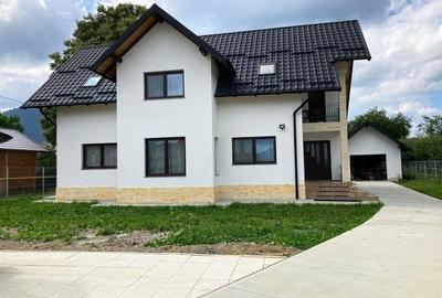 Casă cu 4 camere în Central - 5
