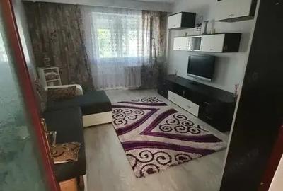 Apartament cu 2 camere decomandat în Eroii Revoluției