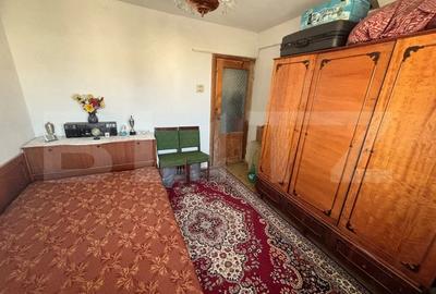 Apartament cu 3 camere decomandat în Micro 12