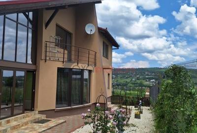 Casă cu 5 camere cu Teren 161 Mp în Dâmbul Rotund
