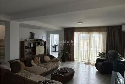 Casă cu 4 camere cu Teren 500 Mp în Central