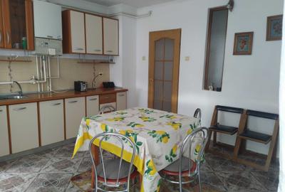 Apartament cu 3 camere decomandat în Griviței