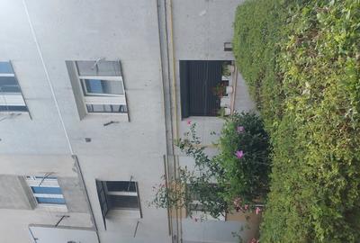 Garsonieră decomandată în Sud