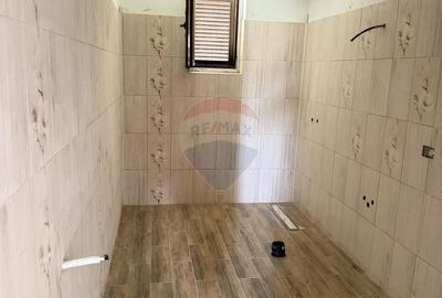 Casă cu 5 camere cu Teren 3960 Mp în Milcovul - 13