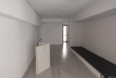 Spațiu comercial, de 120 mp, în Titan - 3