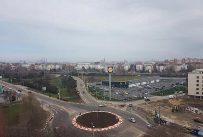 Apartament cu 2 camere decomandat în Exterior Vest